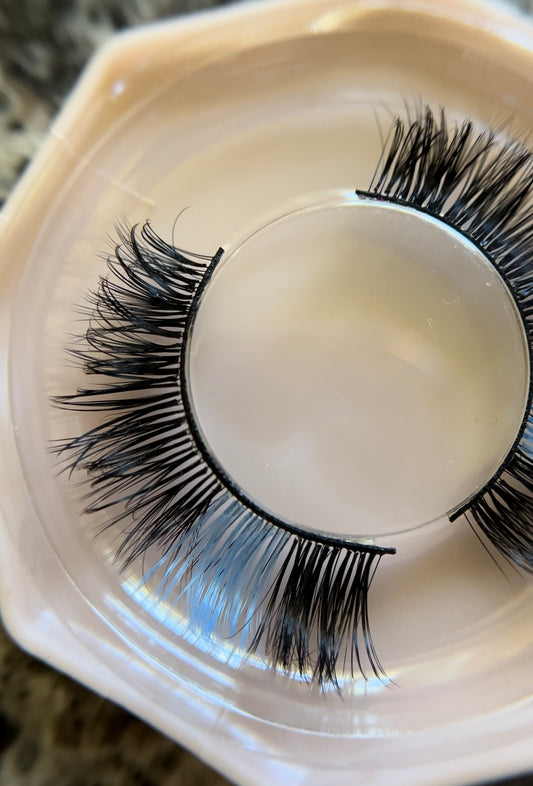 Customizable Strip Lashes